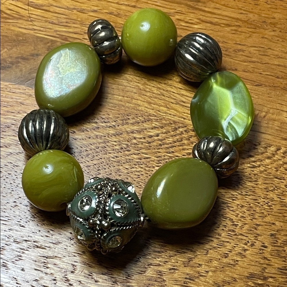 Vintage Green and Silver lucite Beaded stretch Bracelet
